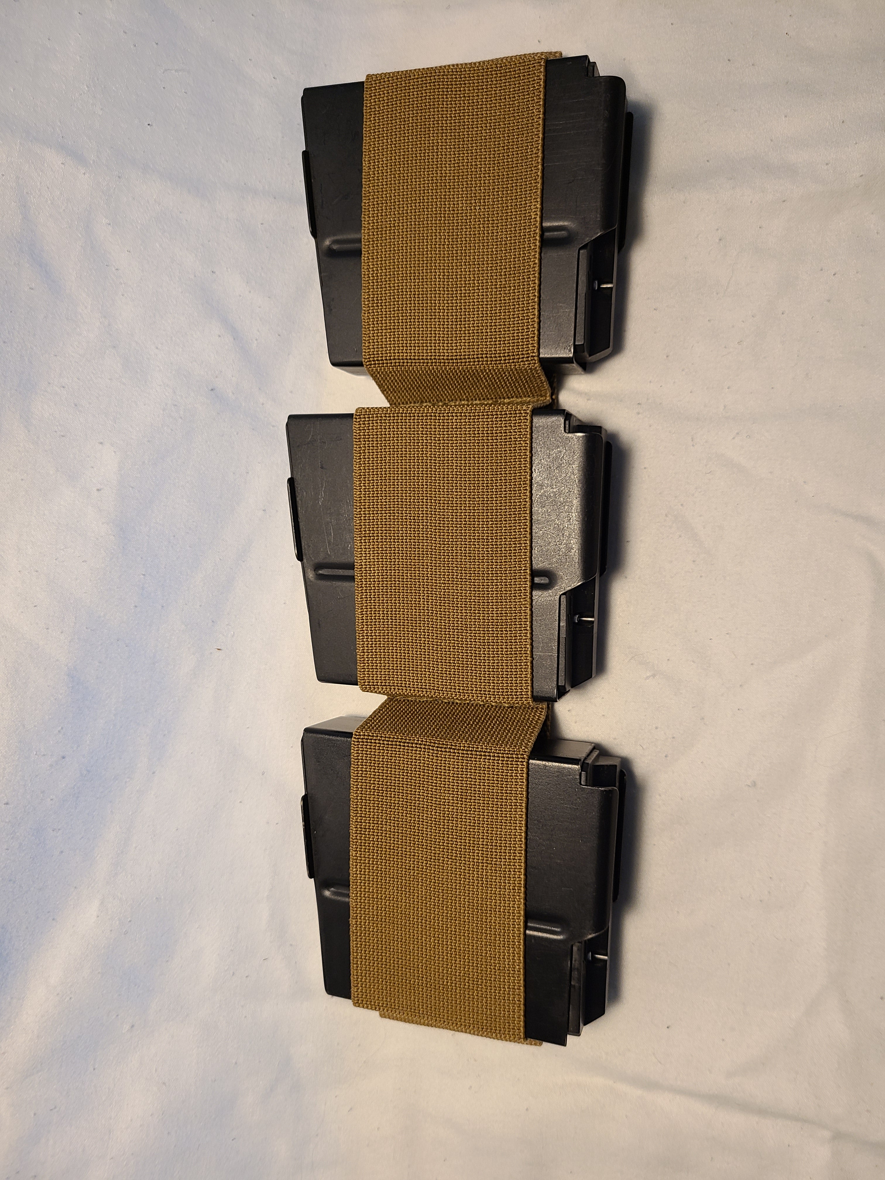 Elastic AICS Mag Holder