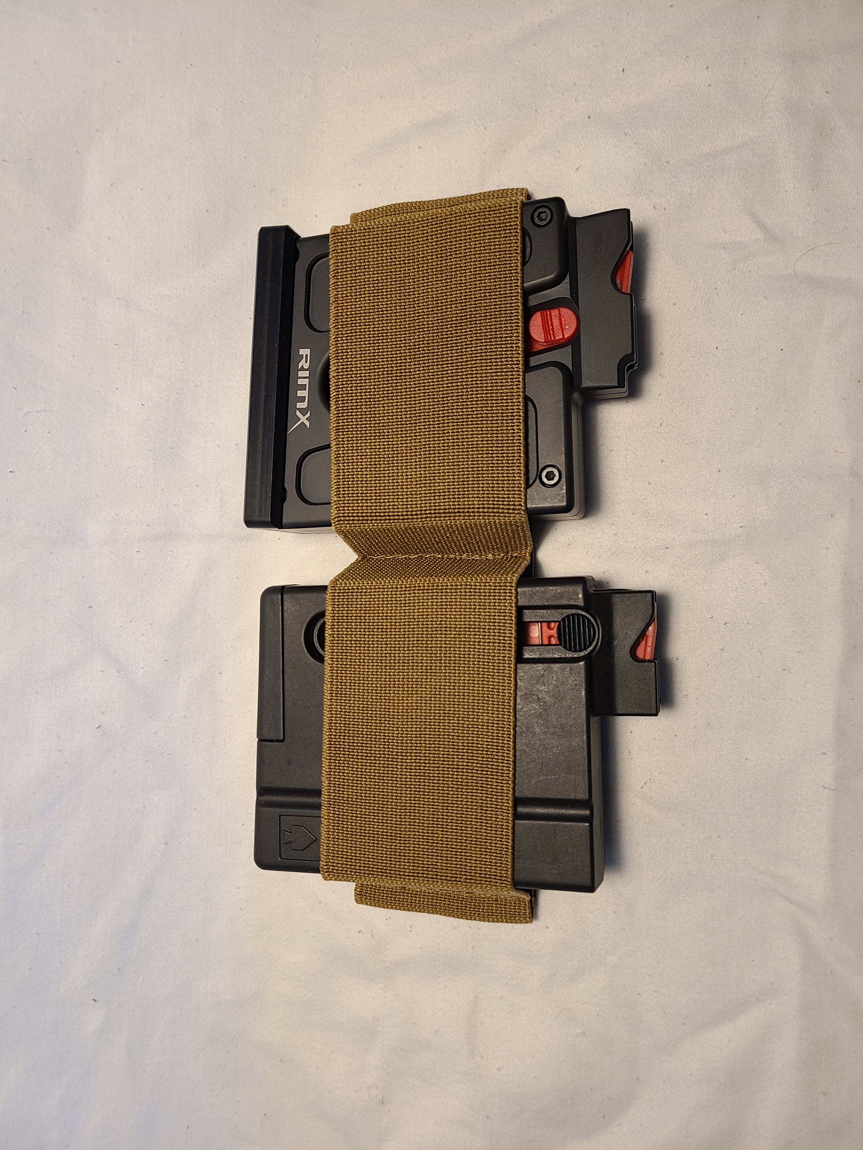Elastic AICS Mag Holder